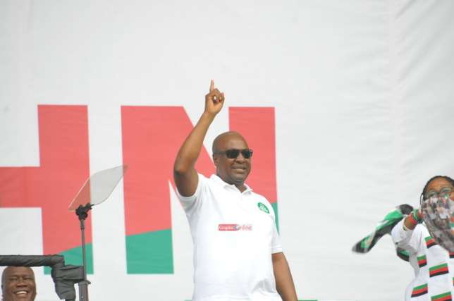 Photo of Mahama: Akufo-Addo slept while campaigning in Western Region