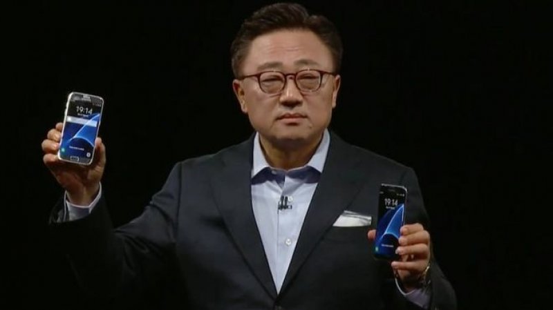 Photo of Samsung profits boosted by smartphone sales